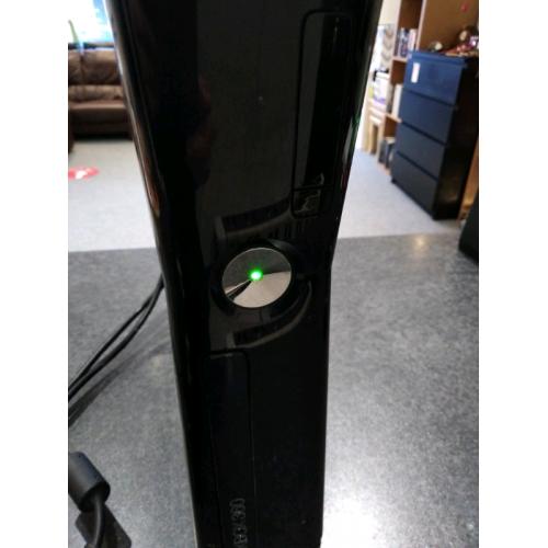Xbox 360 with 1 game working