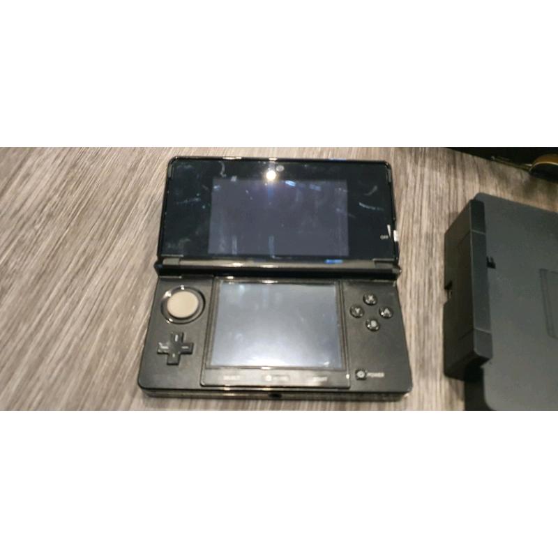 Nintendo 3Ds XL with 2x games