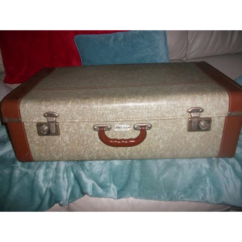 VINTAGE SUITECASE