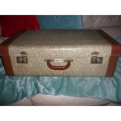 VINTAGE SUITECASE