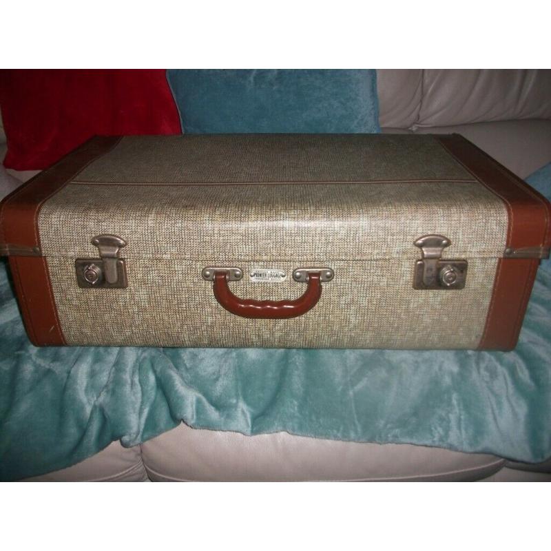 VINTAGE SUITECASE