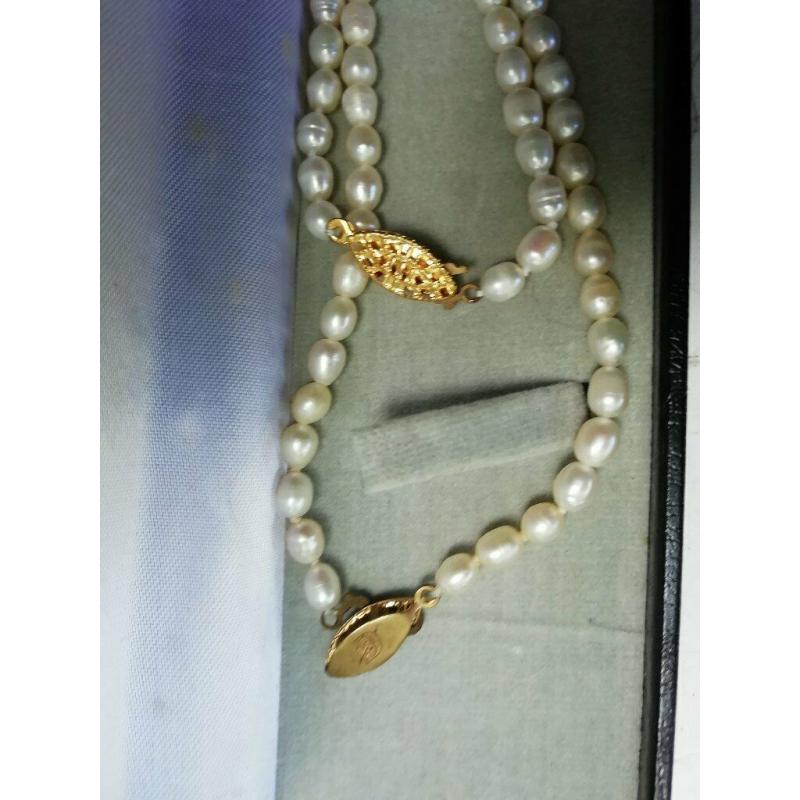 Natural Saltwater Pearls Necklace And Bracelet Set