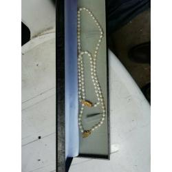 Natural Saltwater Pearls Necklace And Bracelet Set