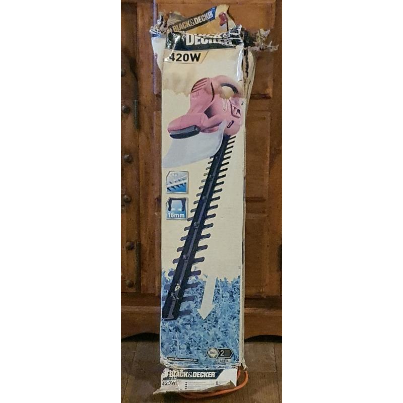 Black and decker 420w hedge trimmer