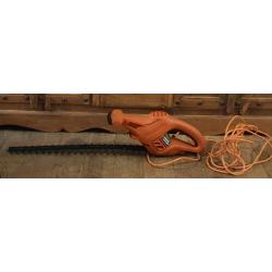 Black and decker 420w hedge trimmer
