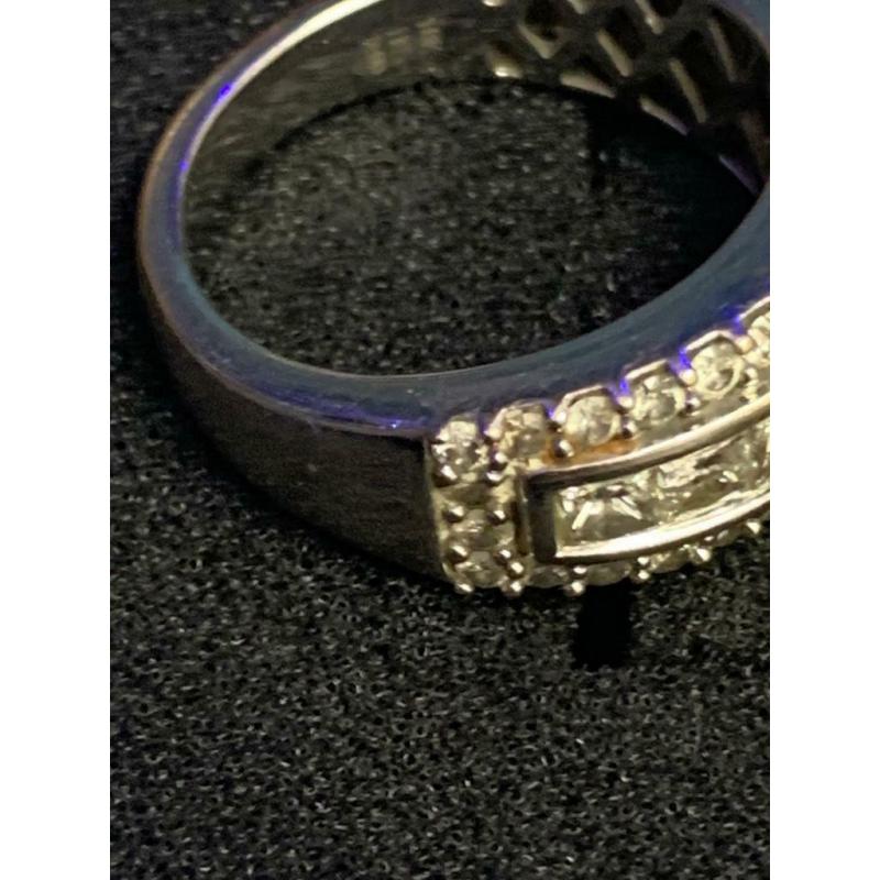 18ct gold diamond ring