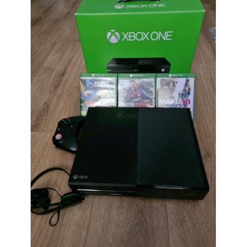 Xbox One 500Gb with Original Box & 3 Games