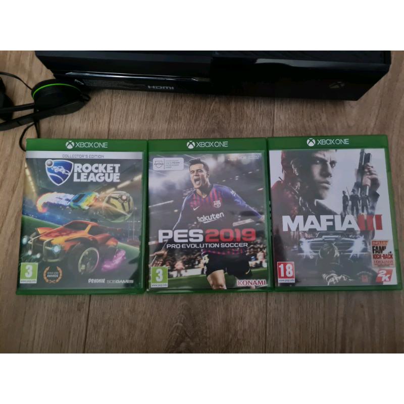 Xbox One 500Gb with Original Box & 3 Games