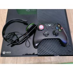 Xbox One 500Gb with Original Box & 3 Games