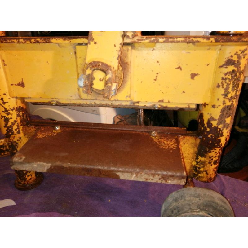 Block paving cutter in full working order