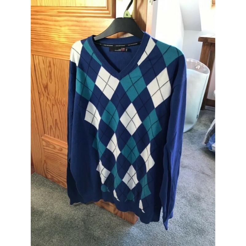 Colin Montgomerie golf sweater XL never been worn
