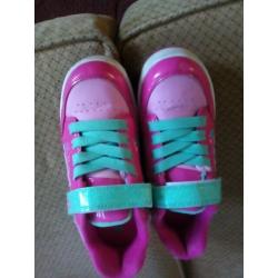 HEELYS size 3 junior. berry and mint green colour, excellent condition