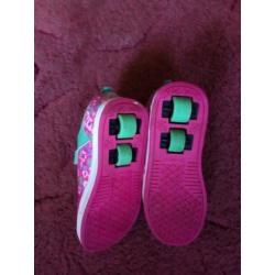 HEELYS size 3 junior. berry and mint green colour, excellent condition