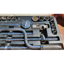 Draper 25 piece 1/2" drive socket set comes with metal case