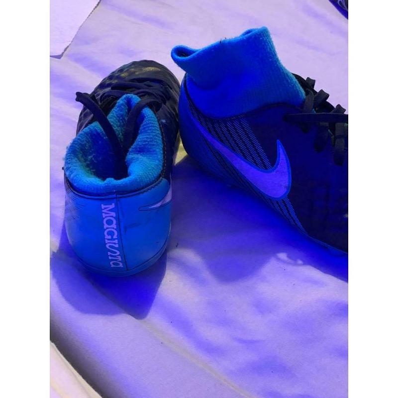 Nike Magista