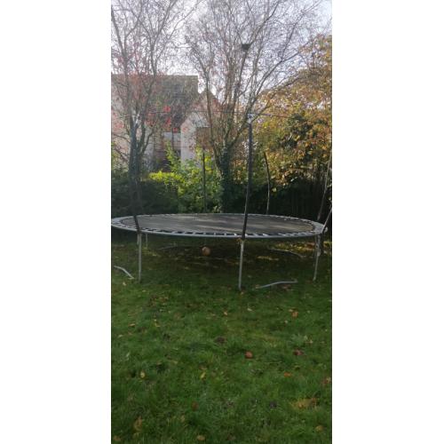 Trampoline: Plum Magnitude 14ft GIVING AWAY