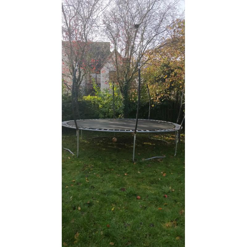 Trampoline: Plum Magnitude 14ft GIVING AWAY