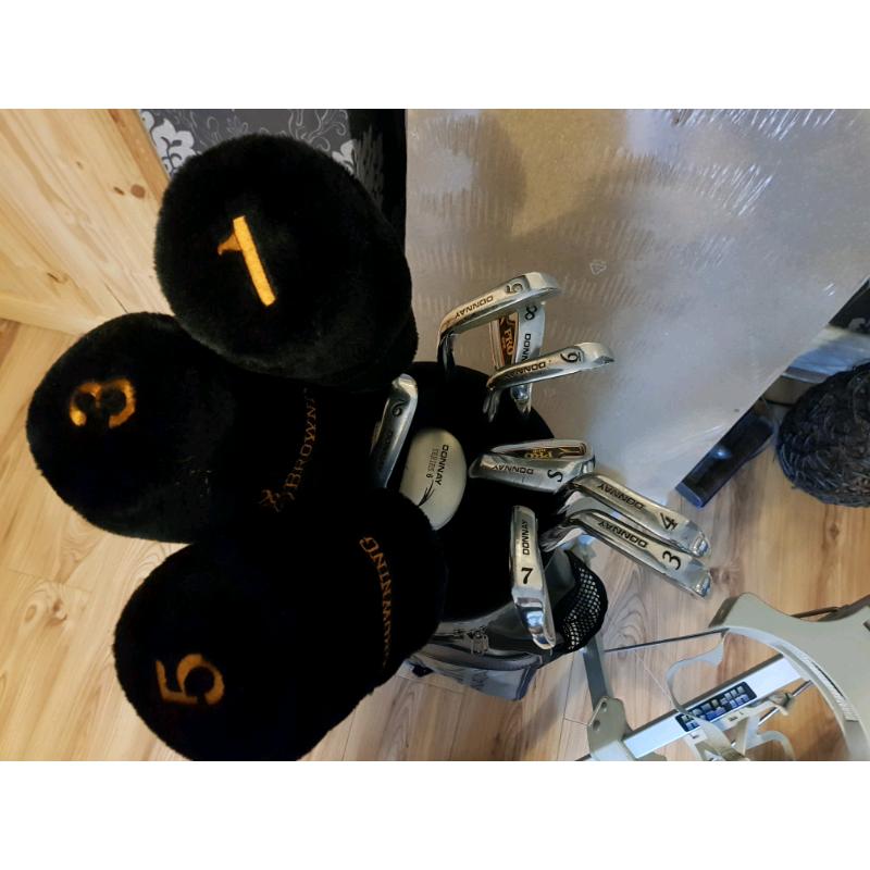 Golf club set and trolley