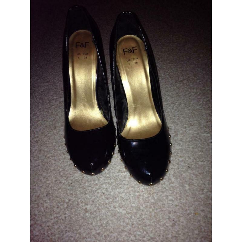 5 pairs size 5 shoes