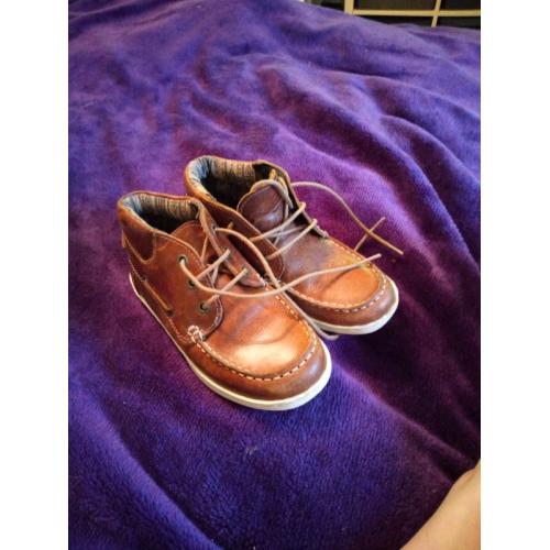 Boys shoes