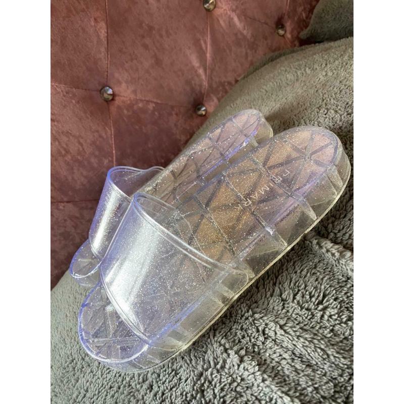 Women?s clear sliders