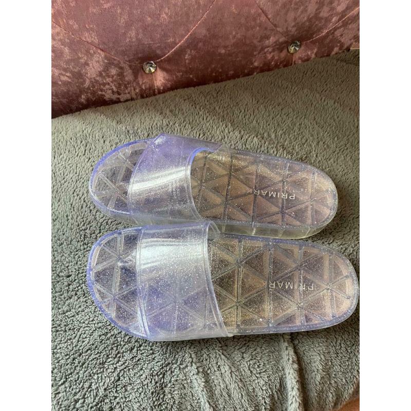 Women?s clear sliders