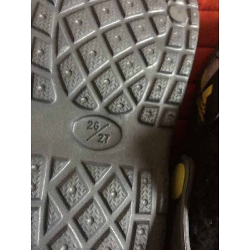 Size 8 new toddlers slippers